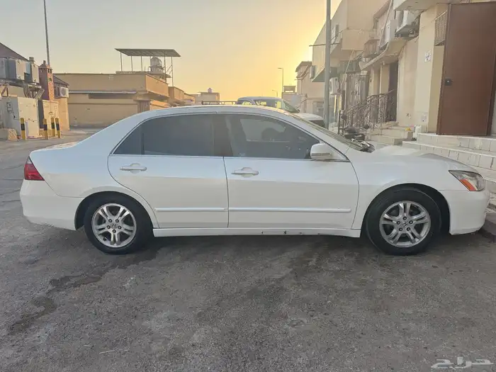 اكورد 2007 فل نظيفة للبيع برفحا عليها سوم 15 والبيع 17 كاش 3