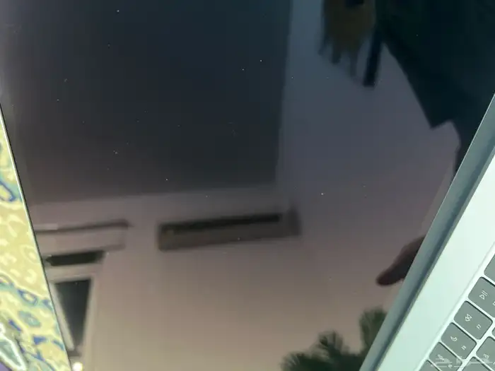 ماك بوك .15.3 بوصة 6