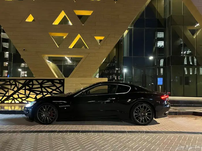 مازراتي جراند توريزمور اس 4.7 2012 المكينة الحمراء مصدومة 32