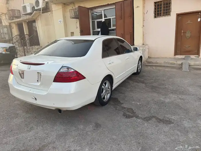 اكورد 2007 فل نظيفة للبيع برفحا عليها سوم 15 والبيع 17 كاش 0