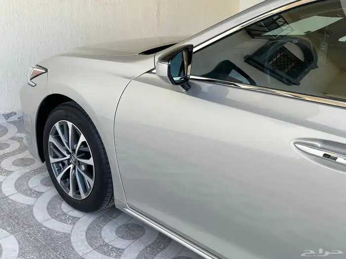 لكزس بحالة الوكالة 14