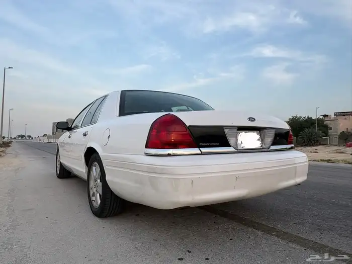 كراون فكتوريا موديل 2011 نظيف 6