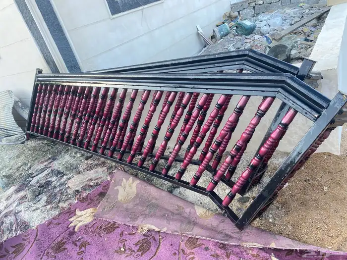 دربزان درج نظيف وشبه جديد. الموقع حداد بني مالك 3