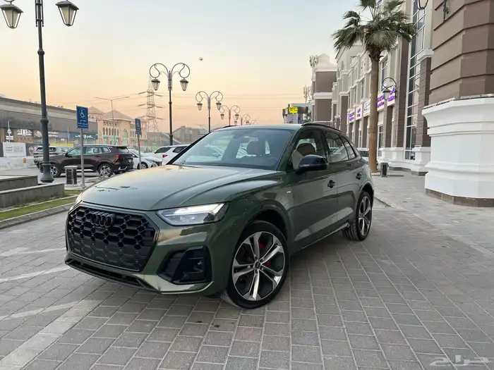 AUDI Q5 2023 S line سماكو بلاك اديشن 13