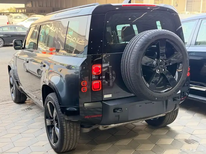 لاندروفر ديفندر HSE موديل 2026 وارد الناغي نظام 50-50 3