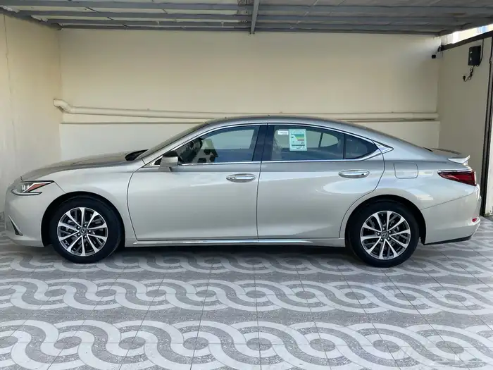 لكزس بحالة الوكالة 29