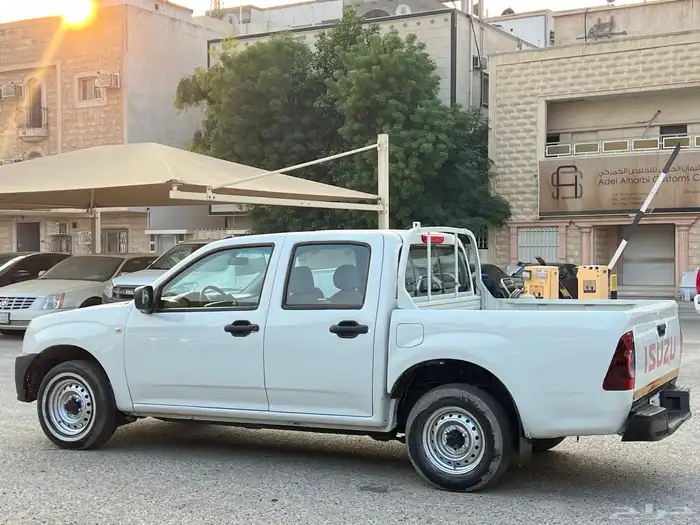 ايسوزو ديماكس موديل 2007 نظيف 7