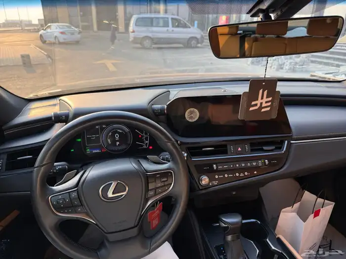 لكزس 2023 es300 هايبرد 9