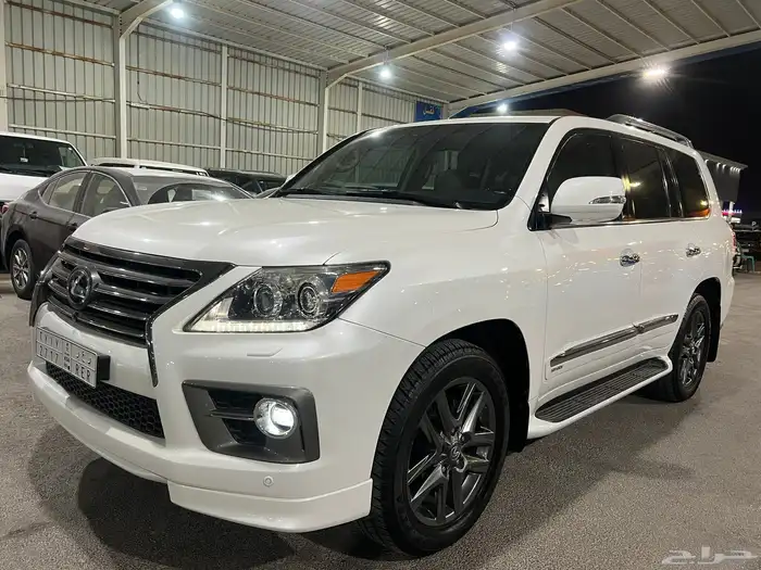 لكزس LX570 ممشى قليل 2015 وكاله نضيف ب الحيل 2