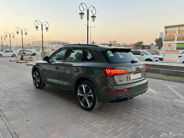 AUDI Q5 2023 S line سماكو بلاك اديشن 15
