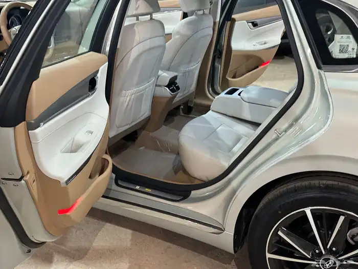 ازيرا سمارت 2022 سعودي عداد قليل بحالة الوكالة 20