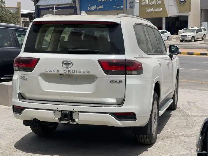 لاند كروزر GXR-L4. بريمي. 2025 بالكاش وألاقصاد 6