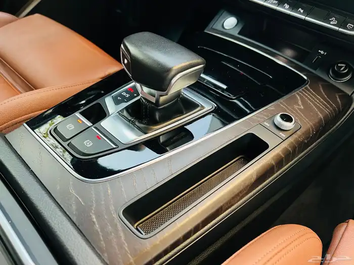 AUDI Q5 2023 S line سماكو بلاك اديشن 54