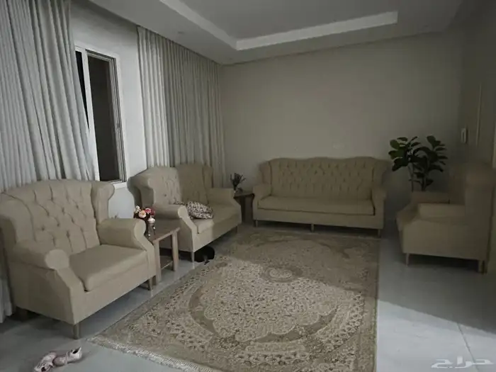 كنب 4 قطع سليم نظيف يكفي 7 اشخاص 0