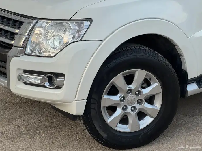 ميتسوبيشي باجيرو 2022 GLS 10