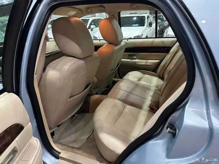 جراند ماركيز موديل 2011 نظيف 16