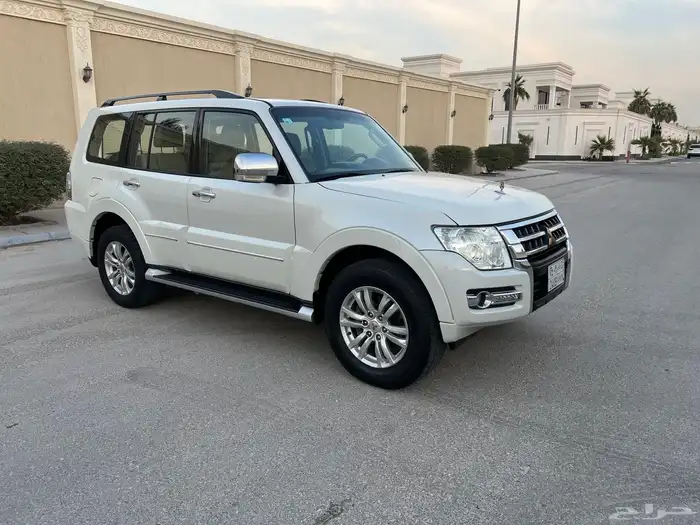 باجيرو 2018 علامه ذهبيه اعلى فئه 5