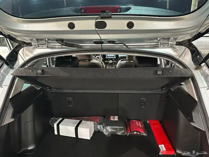 تويوتا اوربان 2025 عداد 1500 كيلو فل كامل بحالة الجديد 25