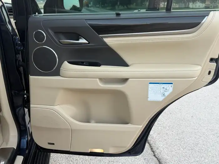 جيب لكزس LX570 2021 للبيع فل سعودي نضيف 35