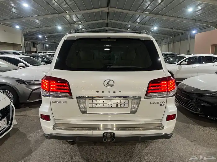 لكزس LX570 ممشى قليل 2015 وكاله نضيف ب الحيل 19
