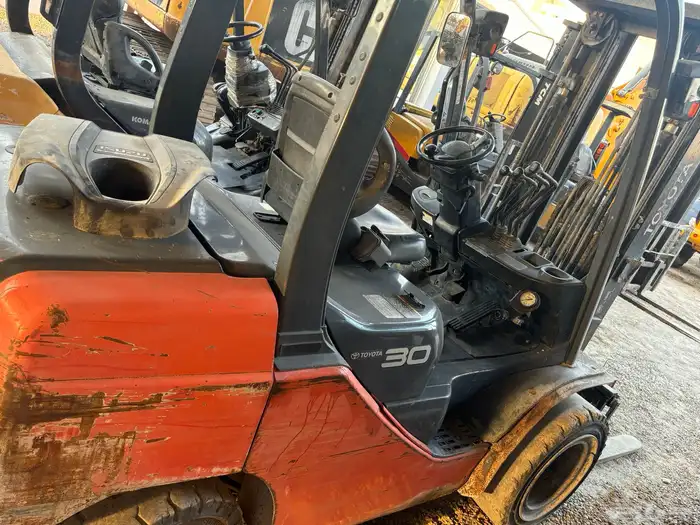 رافعة تويوتا 3 طن 2017 0