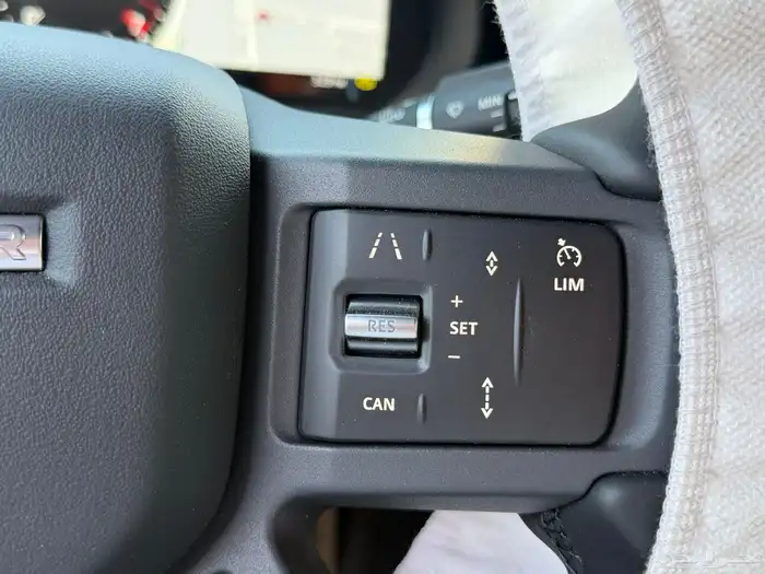 لاندروفر ديفندر HSE موديل 2026 وارد الناغي نظام 50-50 8