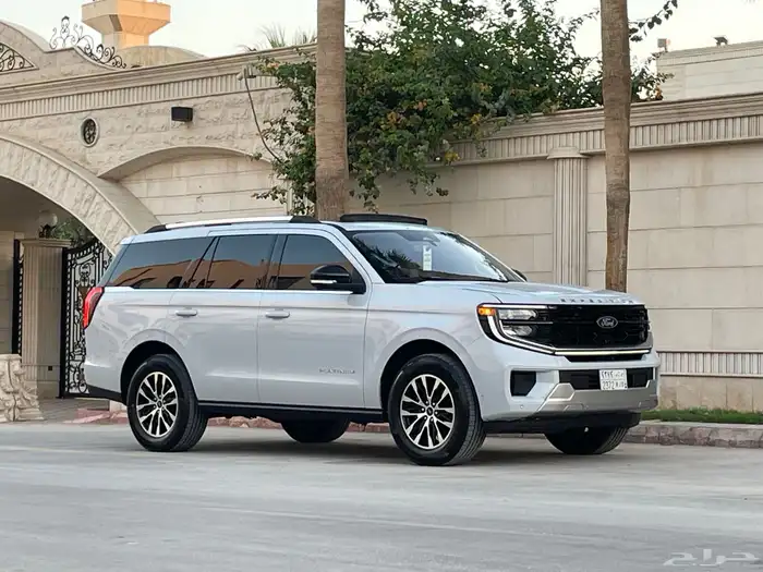 فورد اكسبديشن 2025 بلاتينيوم عداد (9 الاف) قمه بالنظافه 29