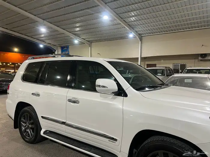 لكزس LX570 ممشى قليل 2015 وكاله نضيف ب الحيل 29