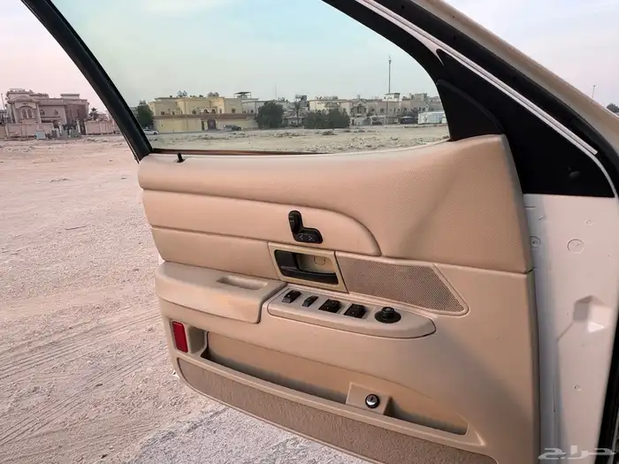 كراون فكتوريا موديل 2011 نظيف 8