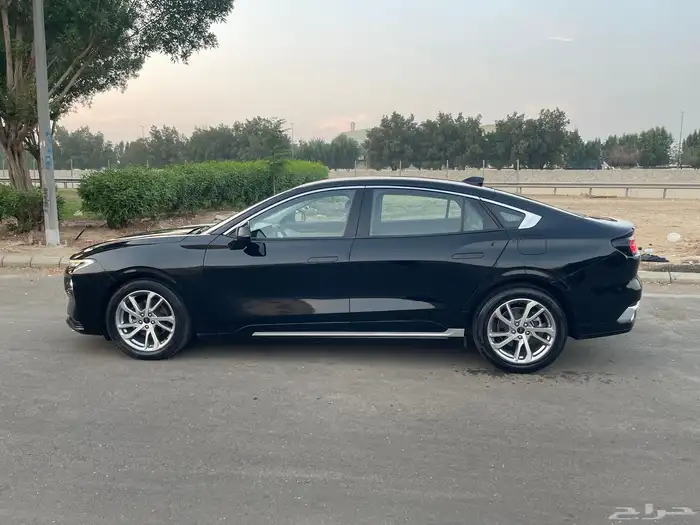 فورد تورس 2023 B ترند 4