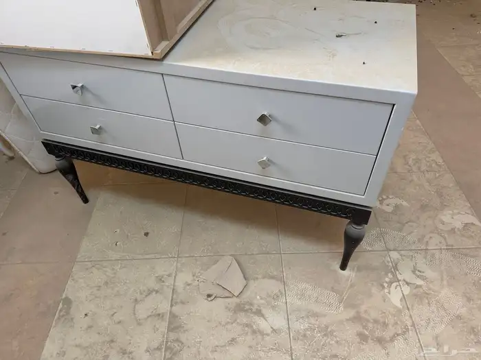 طاوله بدرج 0