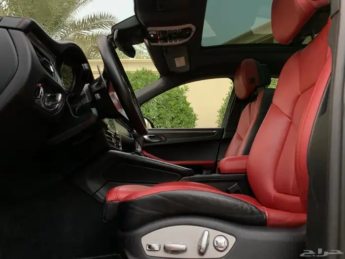 بورش ماكان موديل 2020 بحالة الوكاله 26