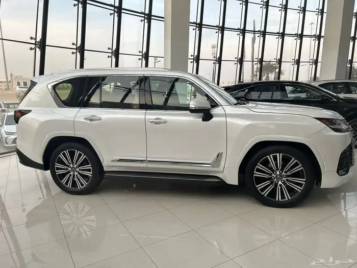 لكزس LX600 BB - وارد عبداللطيف جميل 2025 1