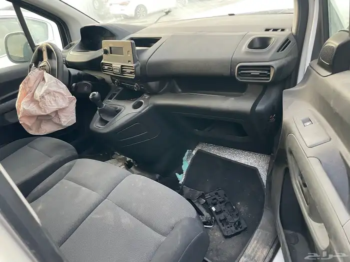 بيجو بارتنر مصدوم 11