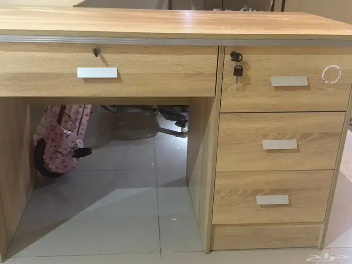 اثاث كرسي و مكتب 0