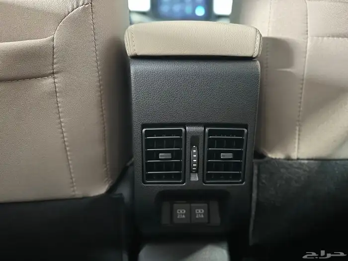 تويوتا يارس واي اكس 2026 10