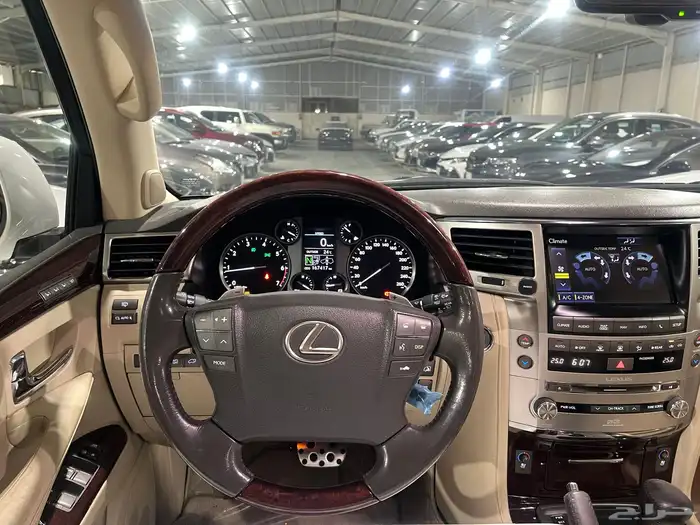 لكزس LX570 ممشى قليل 2015 وكاله نضيف ب الحيل 41