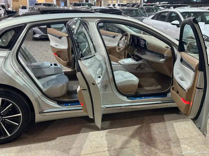 ازيرا سمارت 2022 سعودي عداد قليل بحالة الوكالة 10