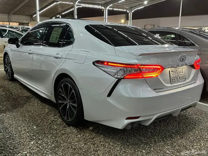 للبيع تويوتا كامري قراندي 2019 فل كامل السوم 78000 الف 6