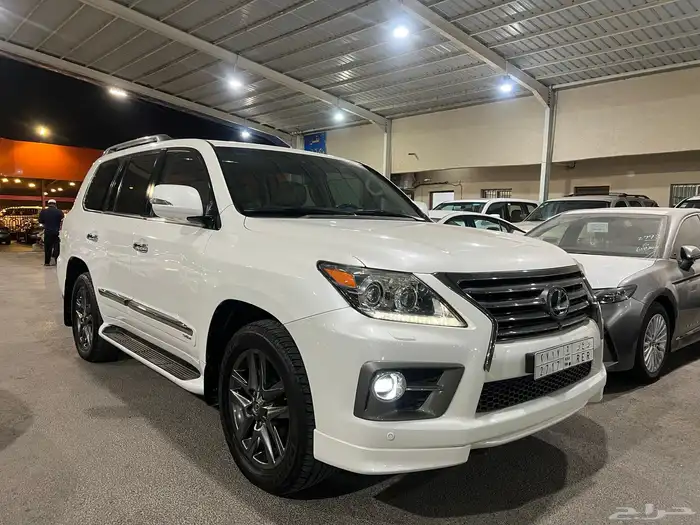 لكزس LX570 ممشى قليل 2015 وكاله نضيف ب الحيل 25