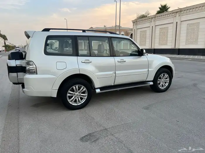 باجيرو 2018 علامه ذهبيه اعلى فئه 8