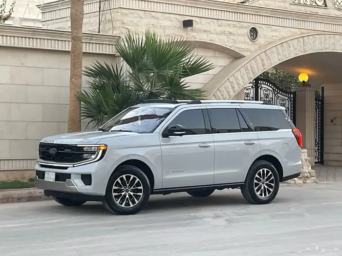 فورد اكسبديشن 2025 بلاتينيوم عداد (9 الاف) قمه بالنظافه 5