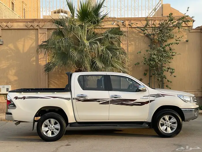 تويوتا هايلوكس SRS 2016 سعودي 5