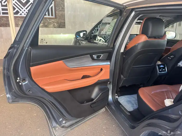 للبيع شيري تيجو 8 برو 2022 عائلي بحالة الوكالة 12