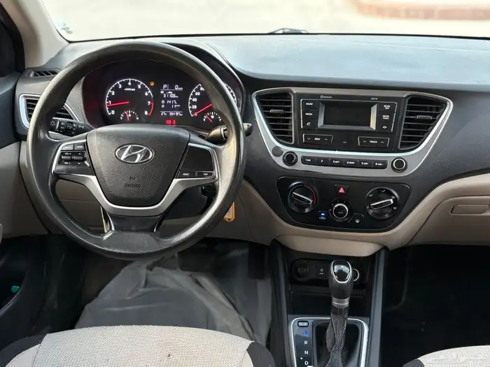 للبيع هيونداي اكسنت 2020 ابيض 21