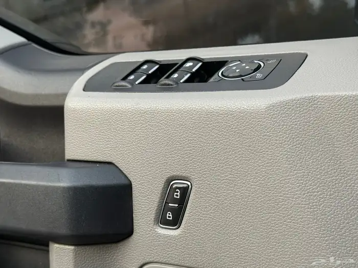 فورد F150 - 2018 - دبل V8 ( بحالة ممتازة ) 37