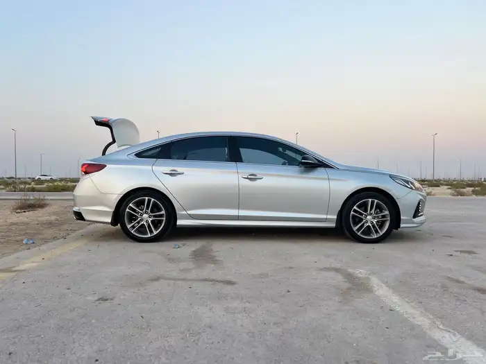 سوناتا سمارت فضي نظيف جدا  للمستخدم 11