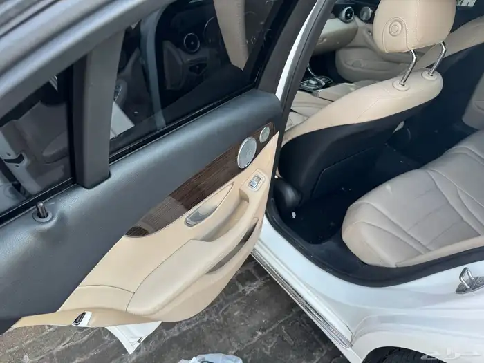 مرسيدس300c2018 8