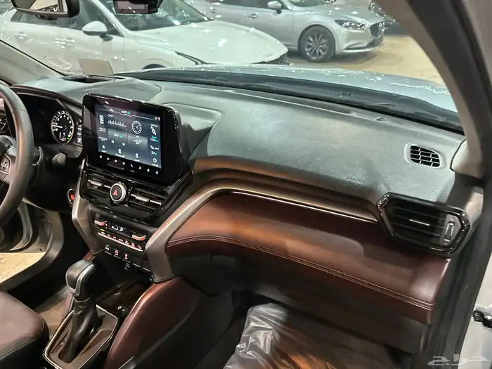 تويوتا اوربان 2025 عداد 1500 كيلو فل كامل بحالة الجديد 31