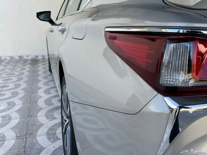 لكزس بحالة الوكالة 23